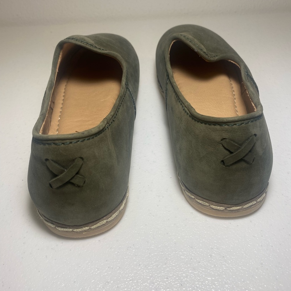 Clarks Women's Green Loafers - Picture 4 of 5